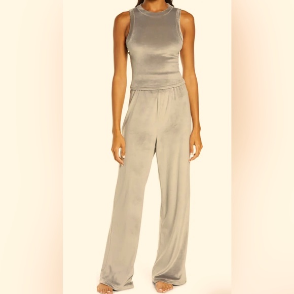 SKIMS Pants - Skims Velour Wide-leg Track/Loungewear Pants in Sienna Brown Size Large